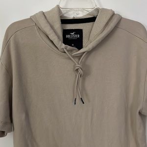 Hollister hoodie with short sleeves